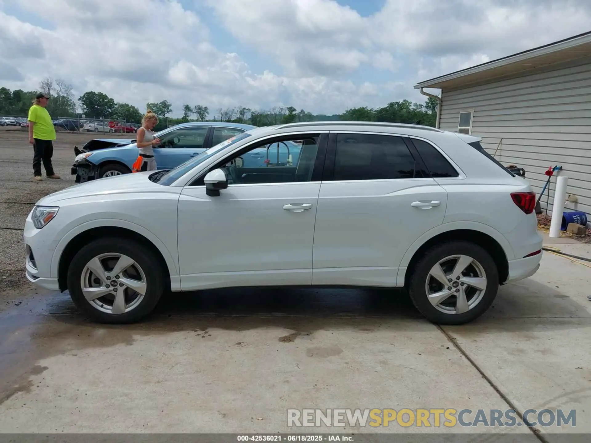 15 Photograph of a damaged car WA1BUCF36N1138119 AUDI Q3 2022