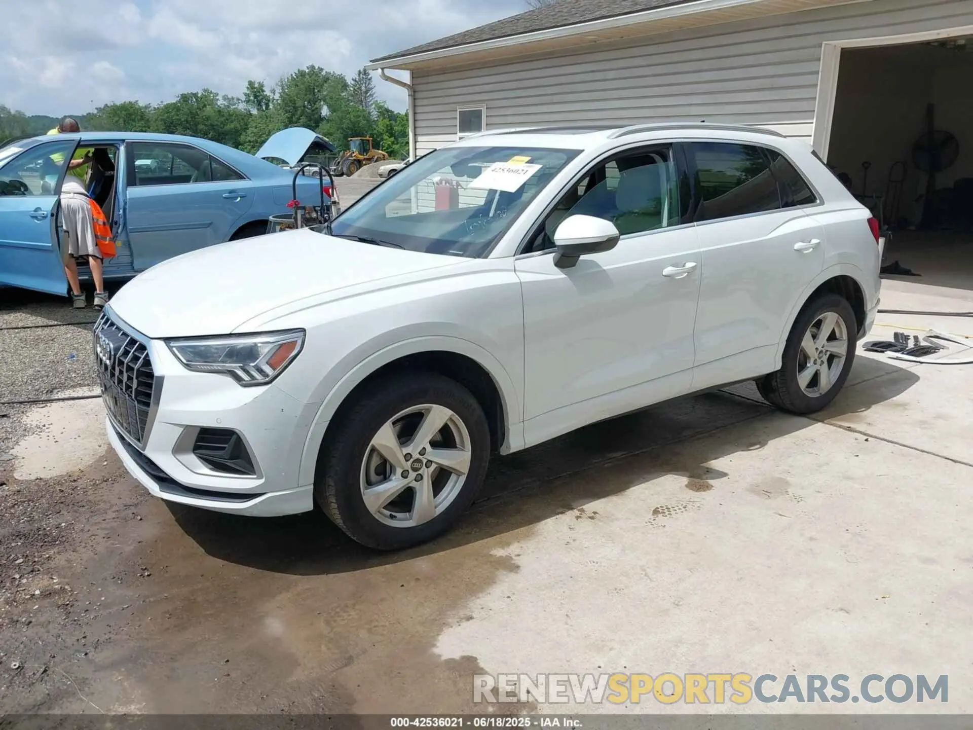 2 Photograph of a damaged car WA1BUCF36N1138119 AUDI Q3 2022