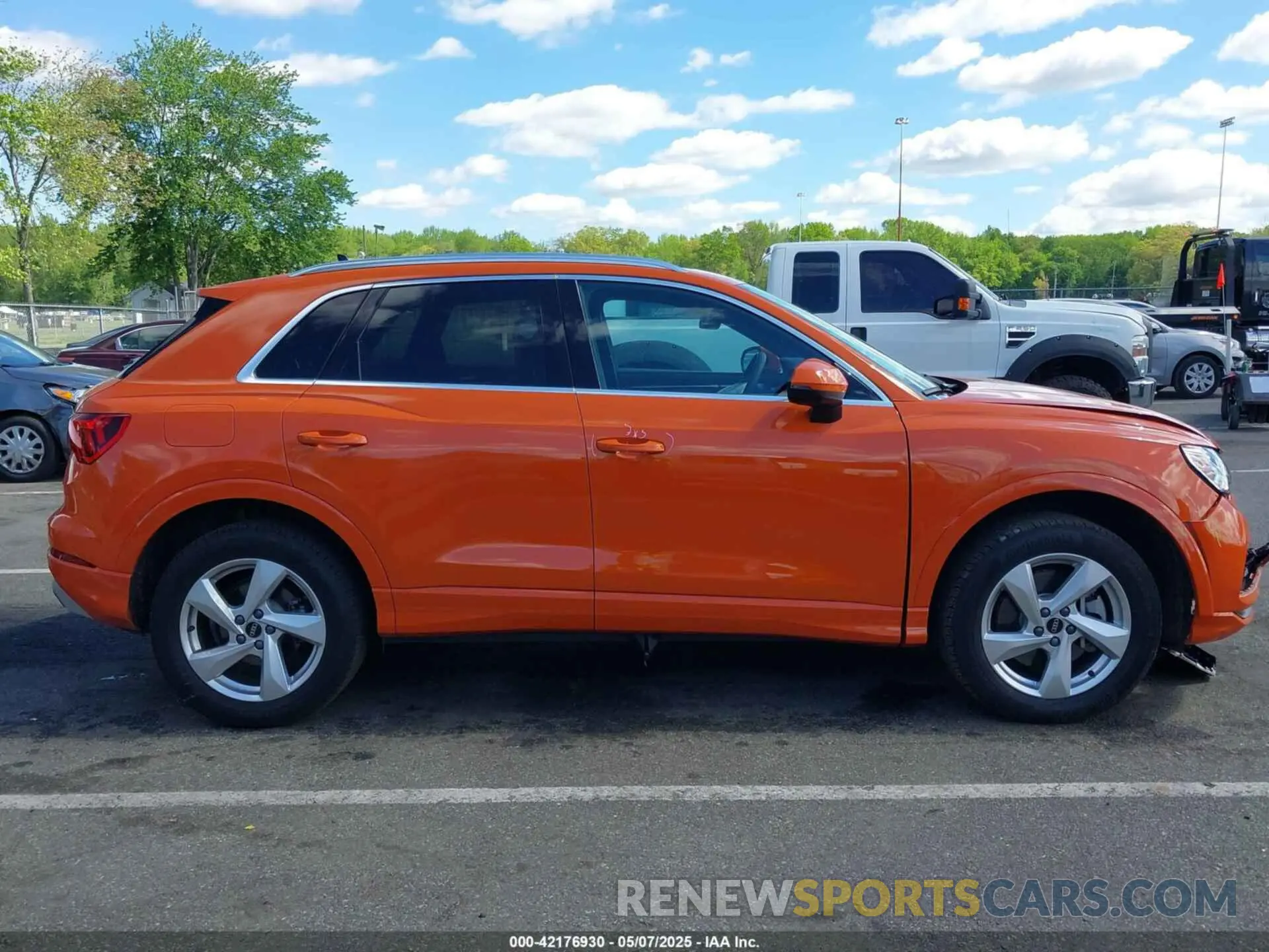 13 Photograph of a damaged car WA1BUCF36N1149539 AUDI Q3 2022