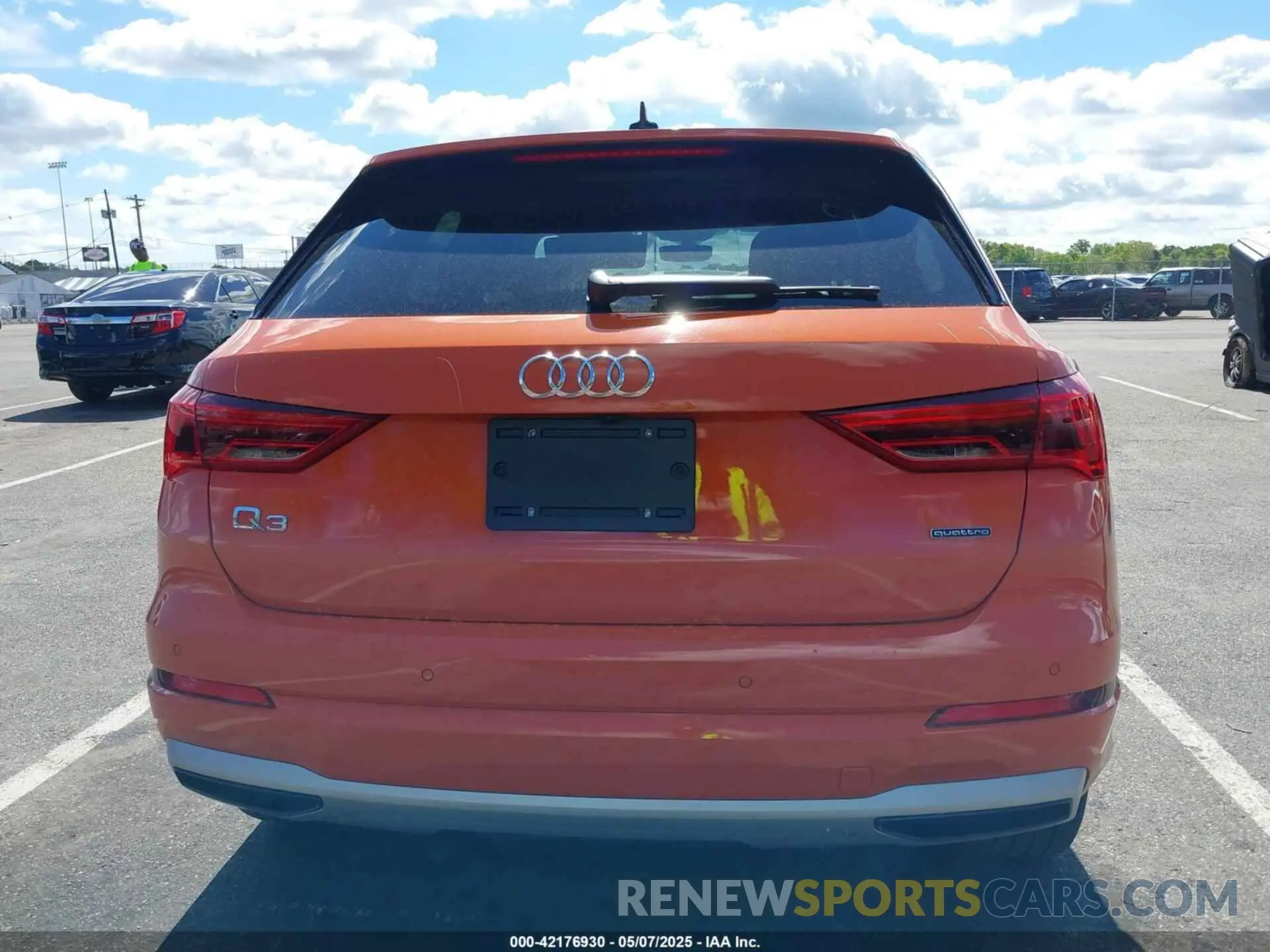 16 Photograph of a damaged car WA1BUCF36N1149539 AUDI Q3 2022