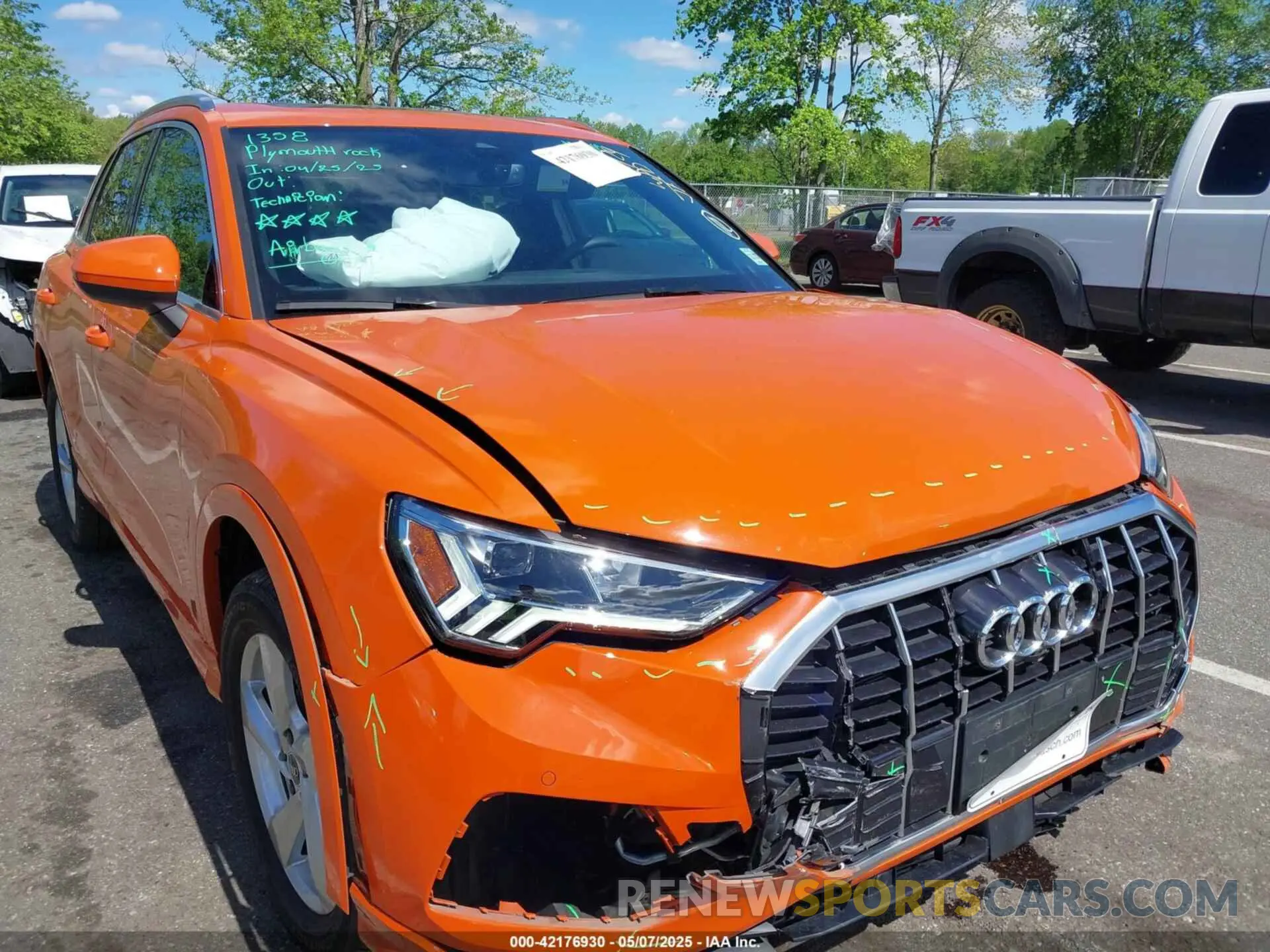 17 Photograph of a damaged car WA1BUCF36N1149539 AUDI Q3 2022