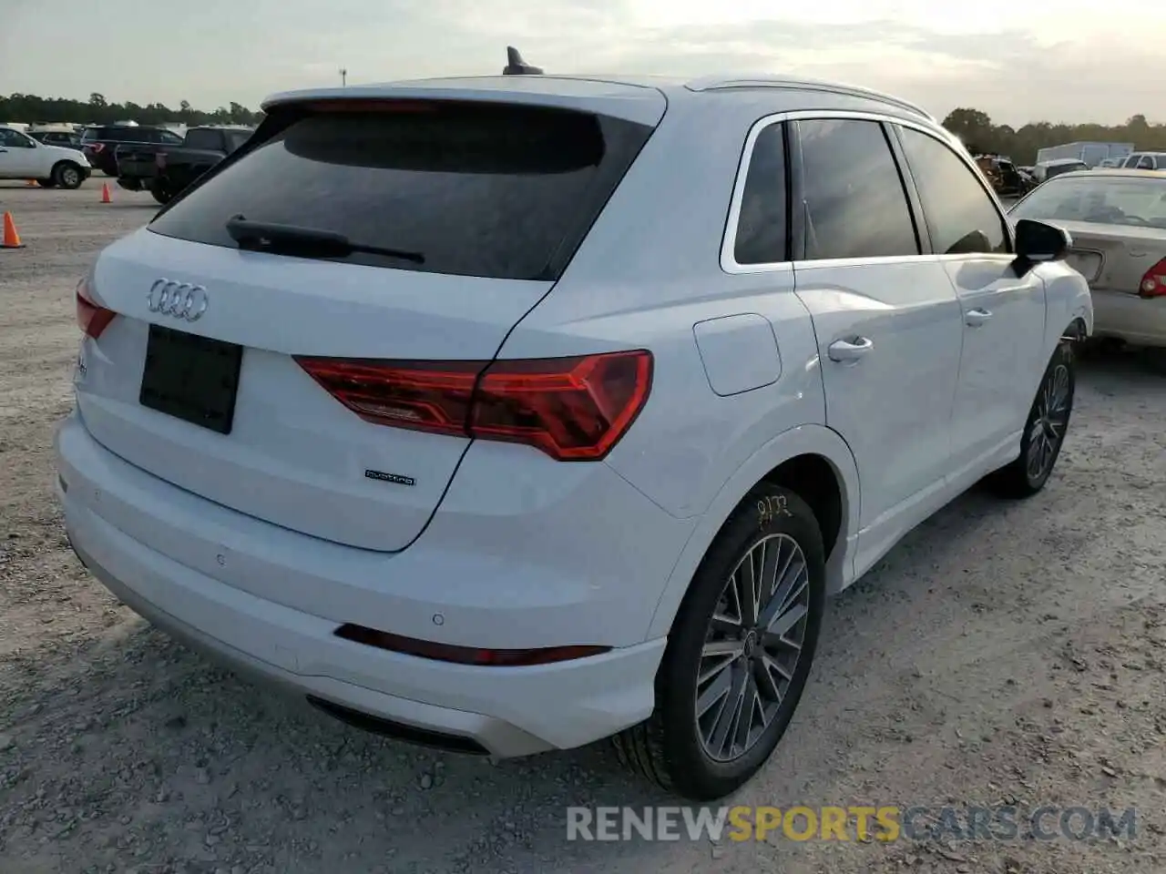 4 Photograph of a damaged car WA1BUCF37N1030219 AUDI Q3 2022