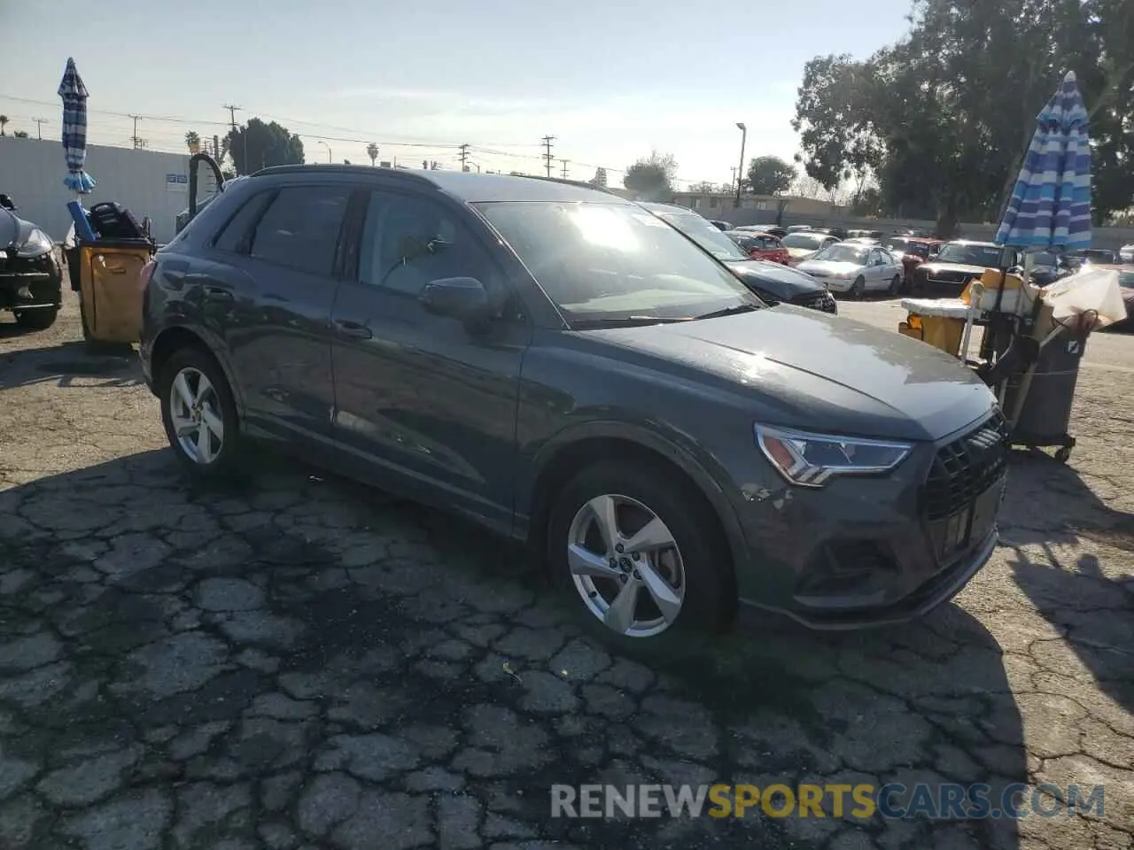 4 Photograph of a damaged car WA1BUDF35N1019466 AUDI Q3 2022