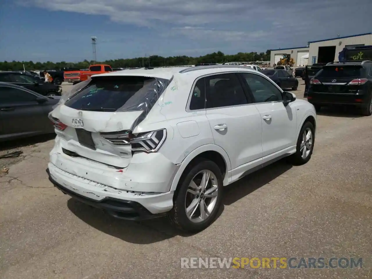 4 Photograph of a damaged car WA1DECF30N1004163 AUDI Q3 2022