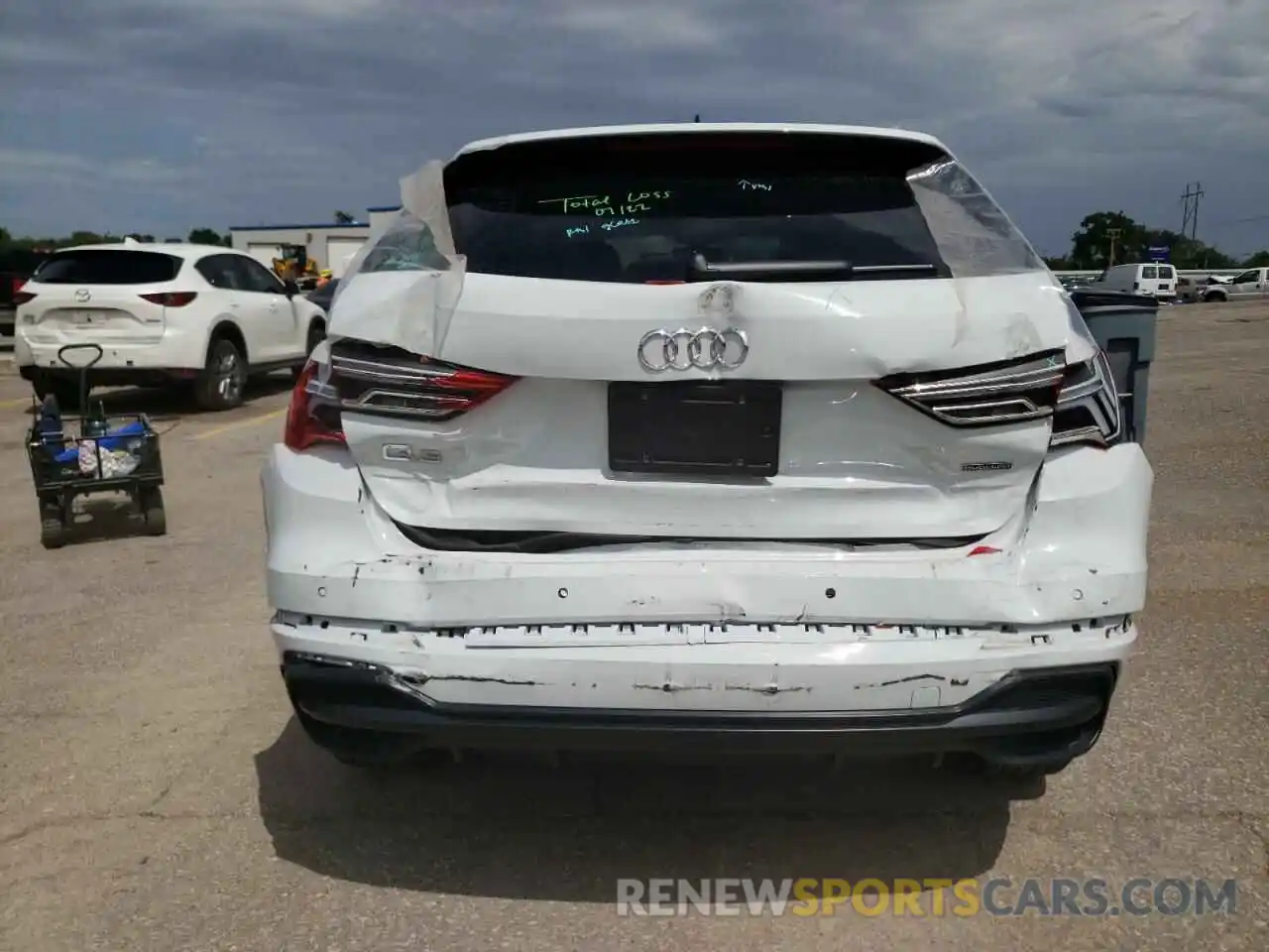 9 Photograph of a damaged car WA1DECF30N1004163 AUDI Q3 2022