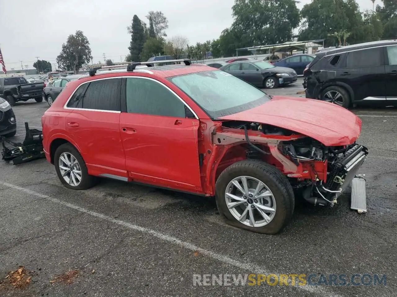 4 Photograph of a damaged car WA1DECF30N1121967 AUDI Q3 2022