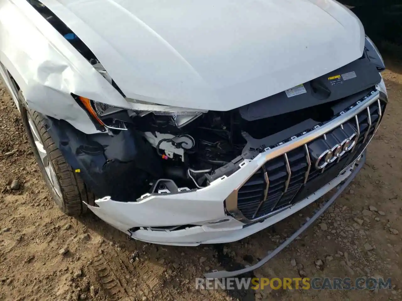 9 Photograph of a damaged car WA1DECF31N1014619 AUDI Q3 2022