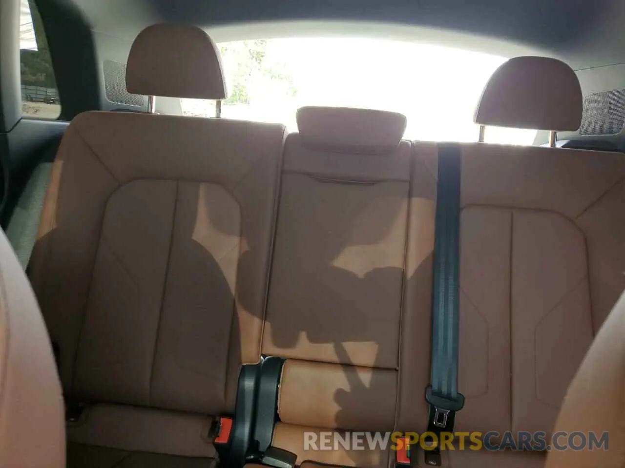 10 Photograph of a damaged car WA1DECF31N1018850 AUDI Q3 2022