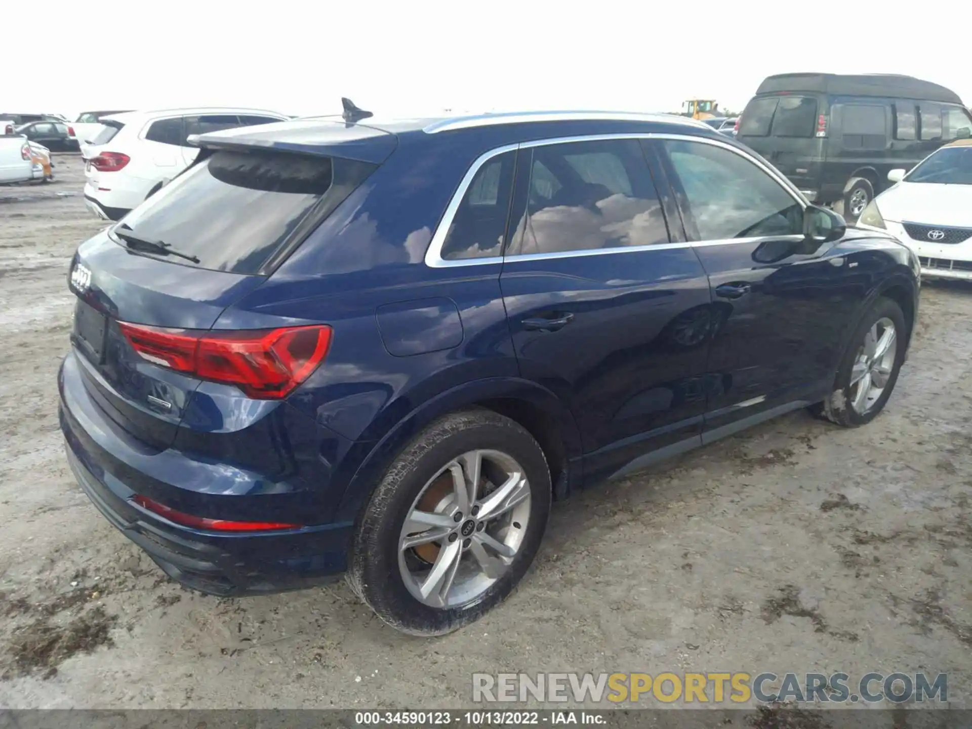 4 Photograph of a damaged car WA1DECF31N1057471 AUDI Q3 2022