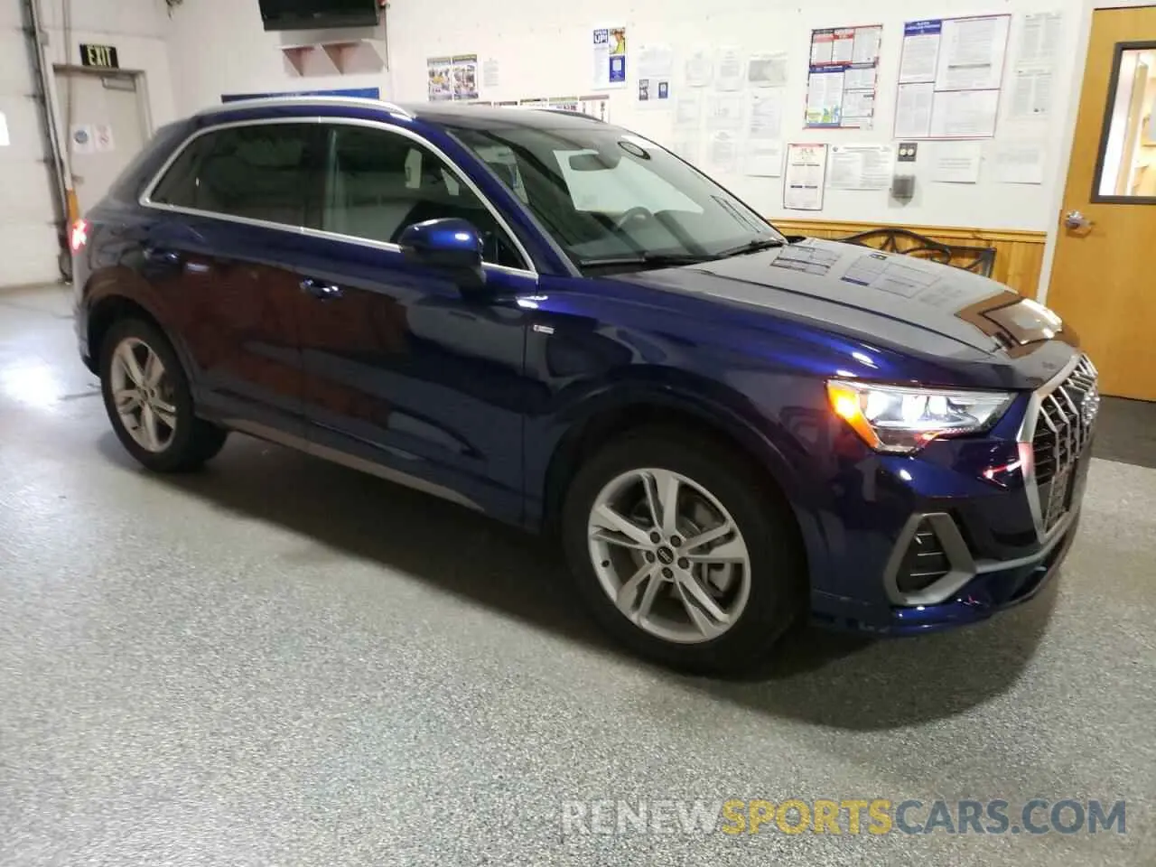 4 Photograph of a damaged car WA1DECF31N1092785 AUDI Q3 2022