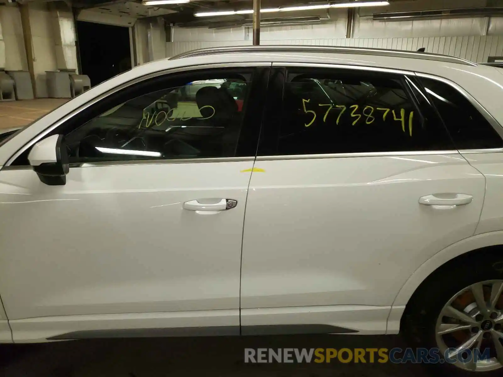 9 Photograph of a damaged car WA1DECF32N1007677 AUDI Q3 2022