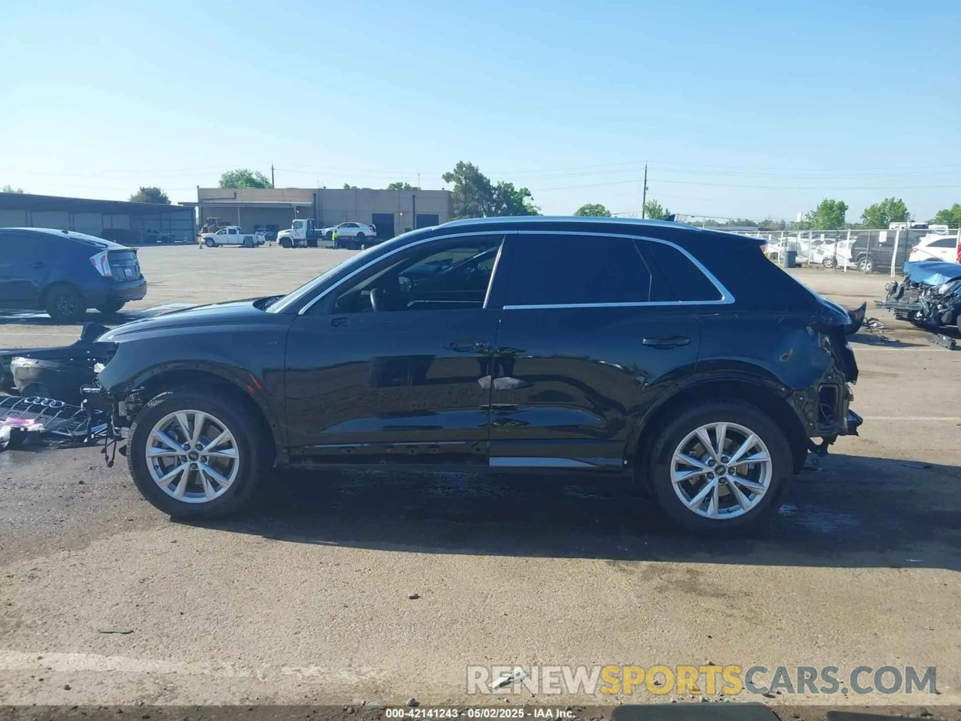 15 Photograph of a damaged car WA1DECF32N1022633 AUDI Q3 2022