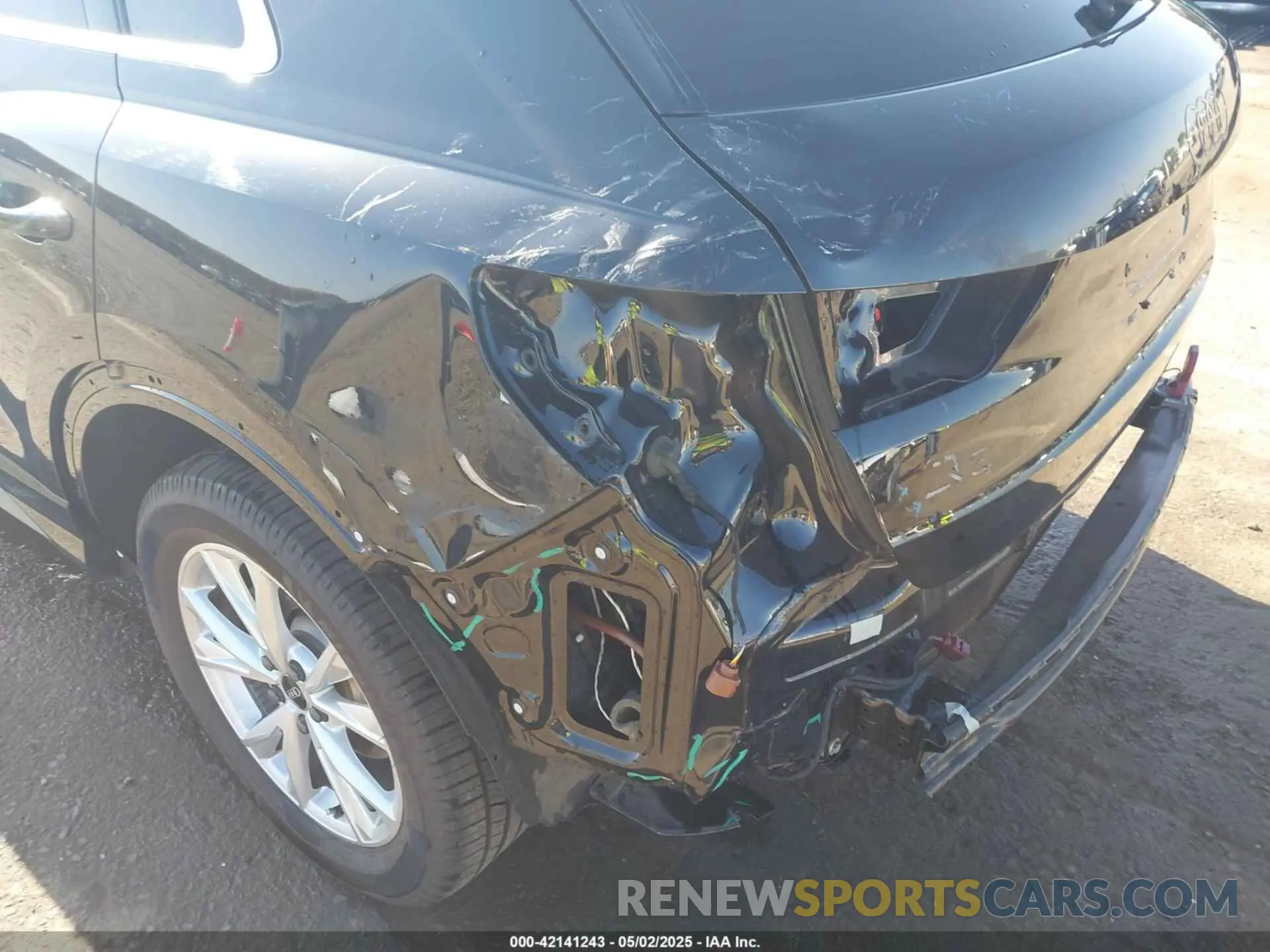 6 Photograph of a damaged car WA1DECF32N1022633 AUDI Q3 2022
