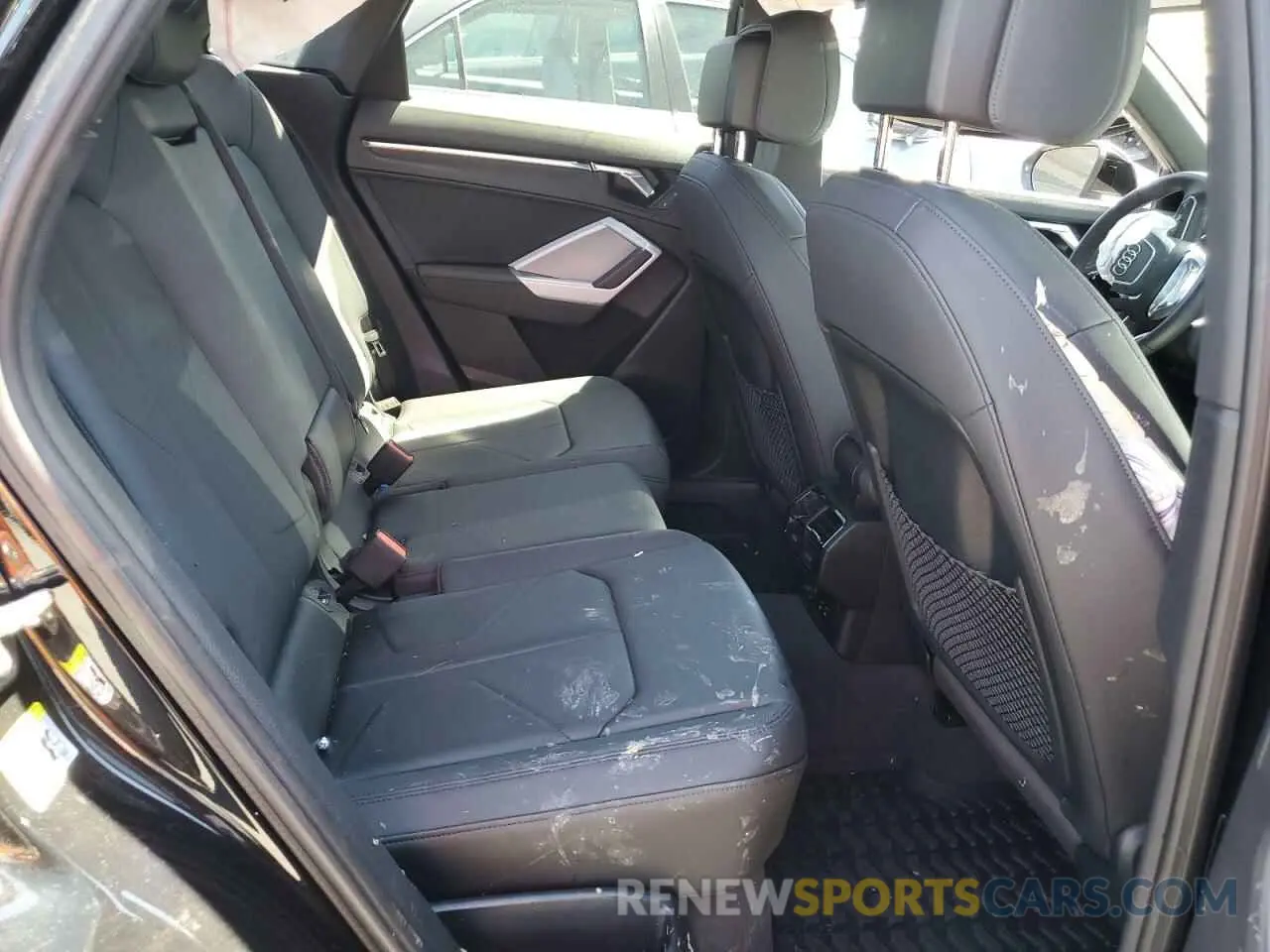 10 Photograph of a damaged car WA1DECF32N1146322 AUDI Q3 2022