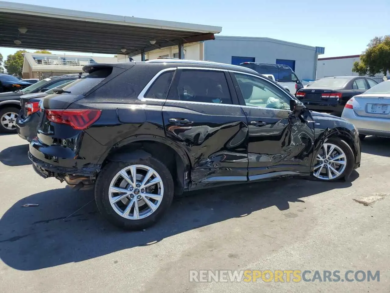 3 Photograph of a damaged car WA1DECF32N1146322 AUDI Q3 2022