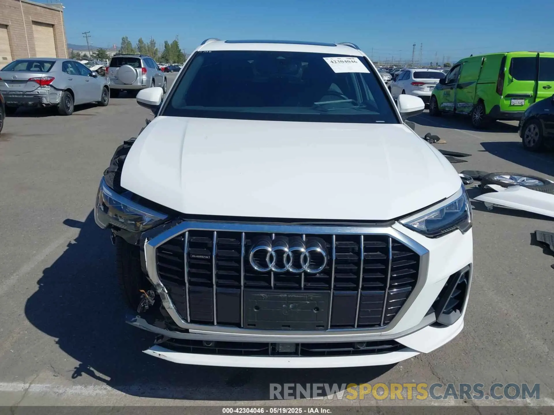 13 Photograph of a damaged car WA1DECF32N1148121 AUDI Q3 2022