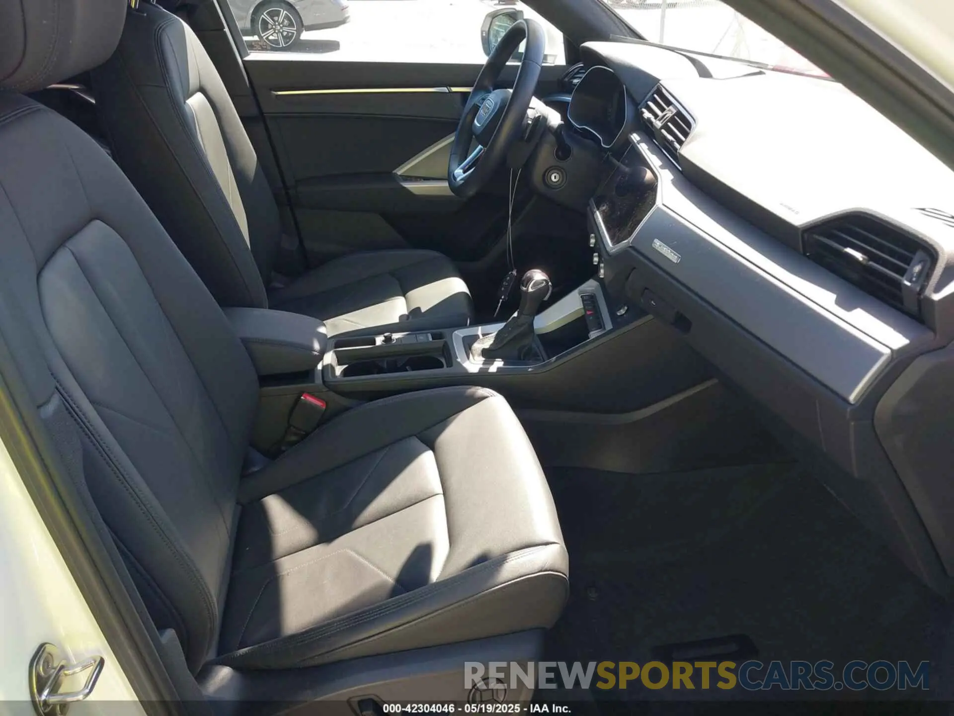 5 Photograph of a damaged car WA1DECF32N1148121 AUDI Q3 2022