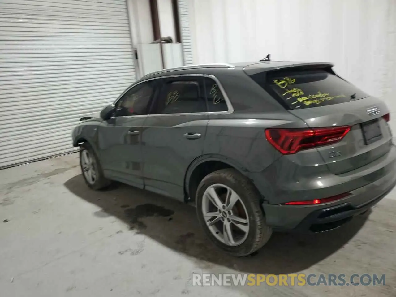2 Photograph of a damaged car WA1DECF33N1087247 AUDI Q3 2022