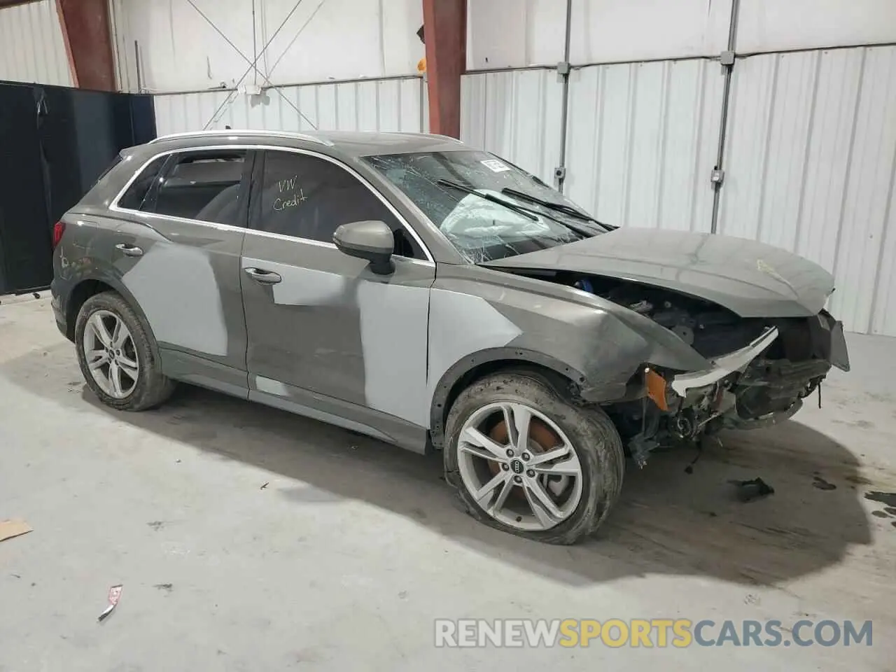 4 Photograph of a damaged car WA1DECF33N1087247 AUDI Q3 2022
