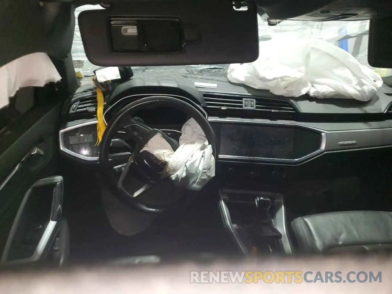 8 Photograph of a damaged car WA1DECF33N1087247 AUDI Q3 2022