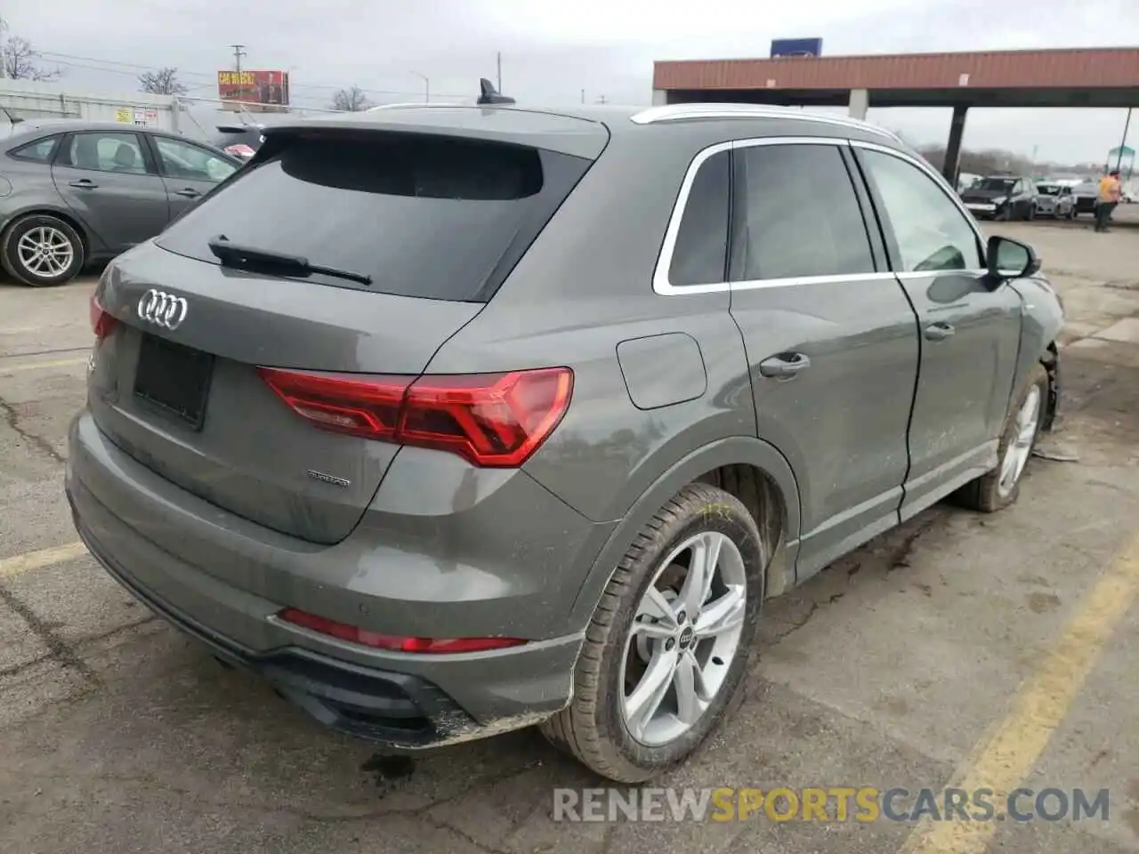 4 Photograph of a damaged car WA1DECF34N1010564 AUDI Q3 2022