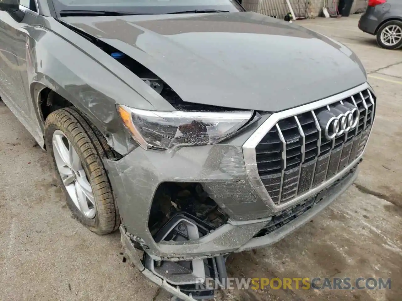 9 Photograph of a damaged car WA1DECF34N1010564 AUDI Q3 2022