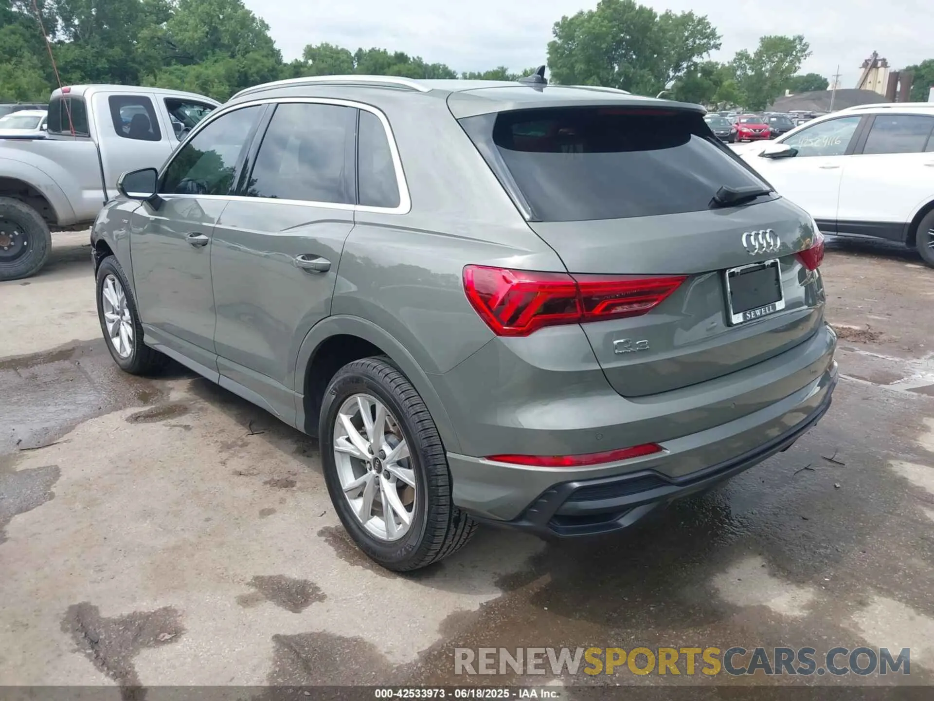 3 Photograph of a damaged car WA1DECF34N1026117 AUDI Q3 2022