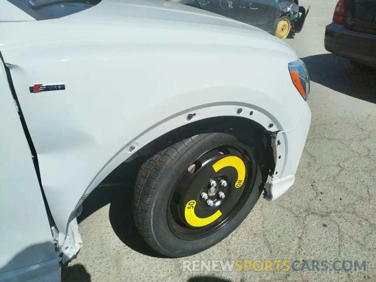 9 Photograph of a damaged car WA1DECF34N1057898 AUDI Q3 2022