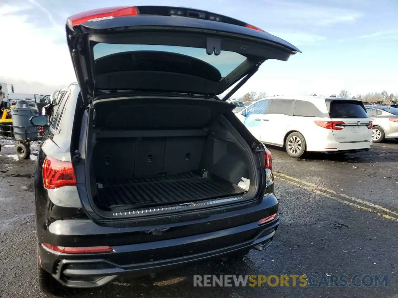6 Photograph of a damaged car WA1DECF34N1074040 AUDI Q3 2022