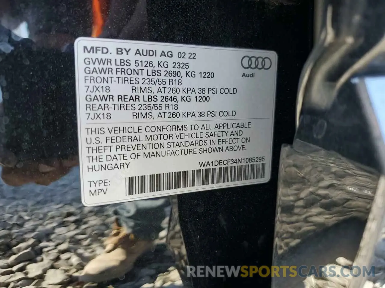 13 Photograph of a damaged car WA1DECF34N1085295 AUDI Q3 2022