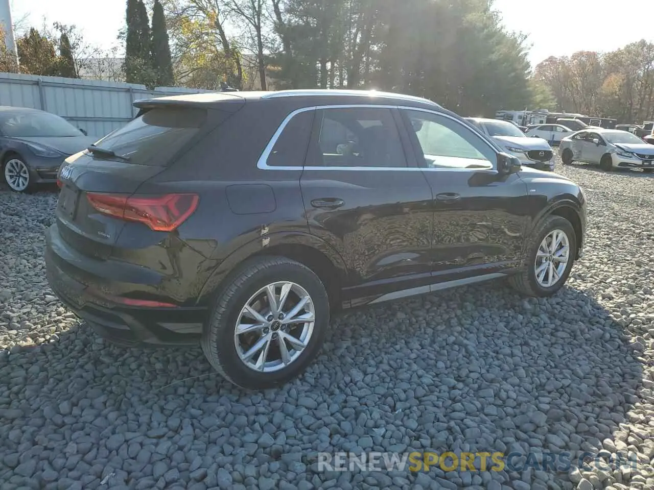 3 Photograph of a damaged car WA1DECF34N1085295 AUDI Q3 2022
