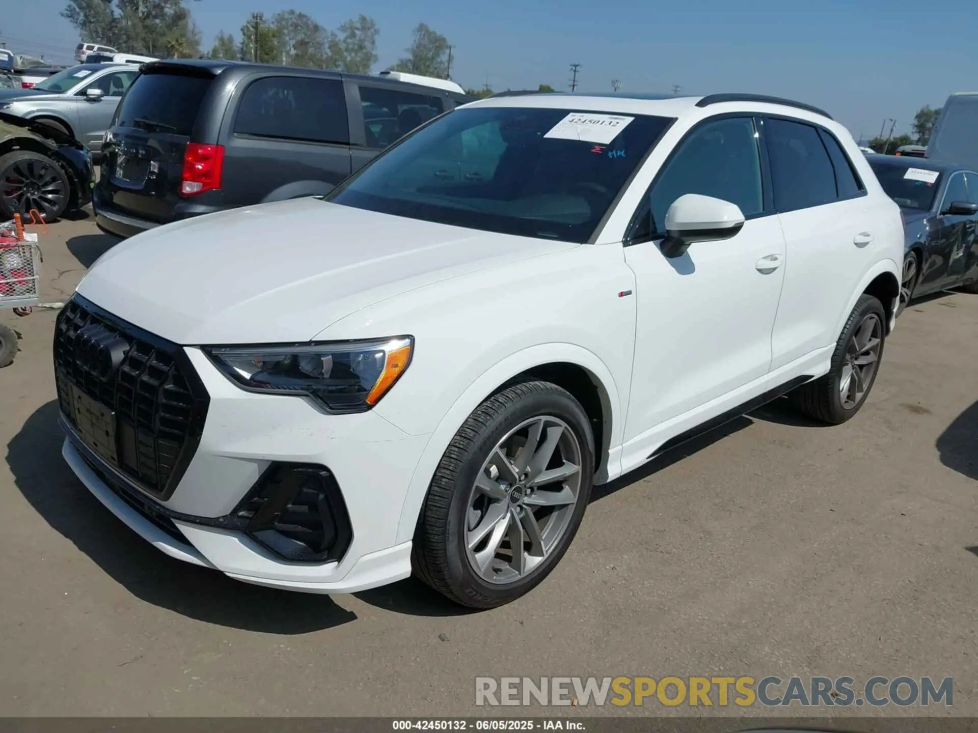 2 Photograph of a damaged car WA1DECF34N1145673 AUDI Q3 2022