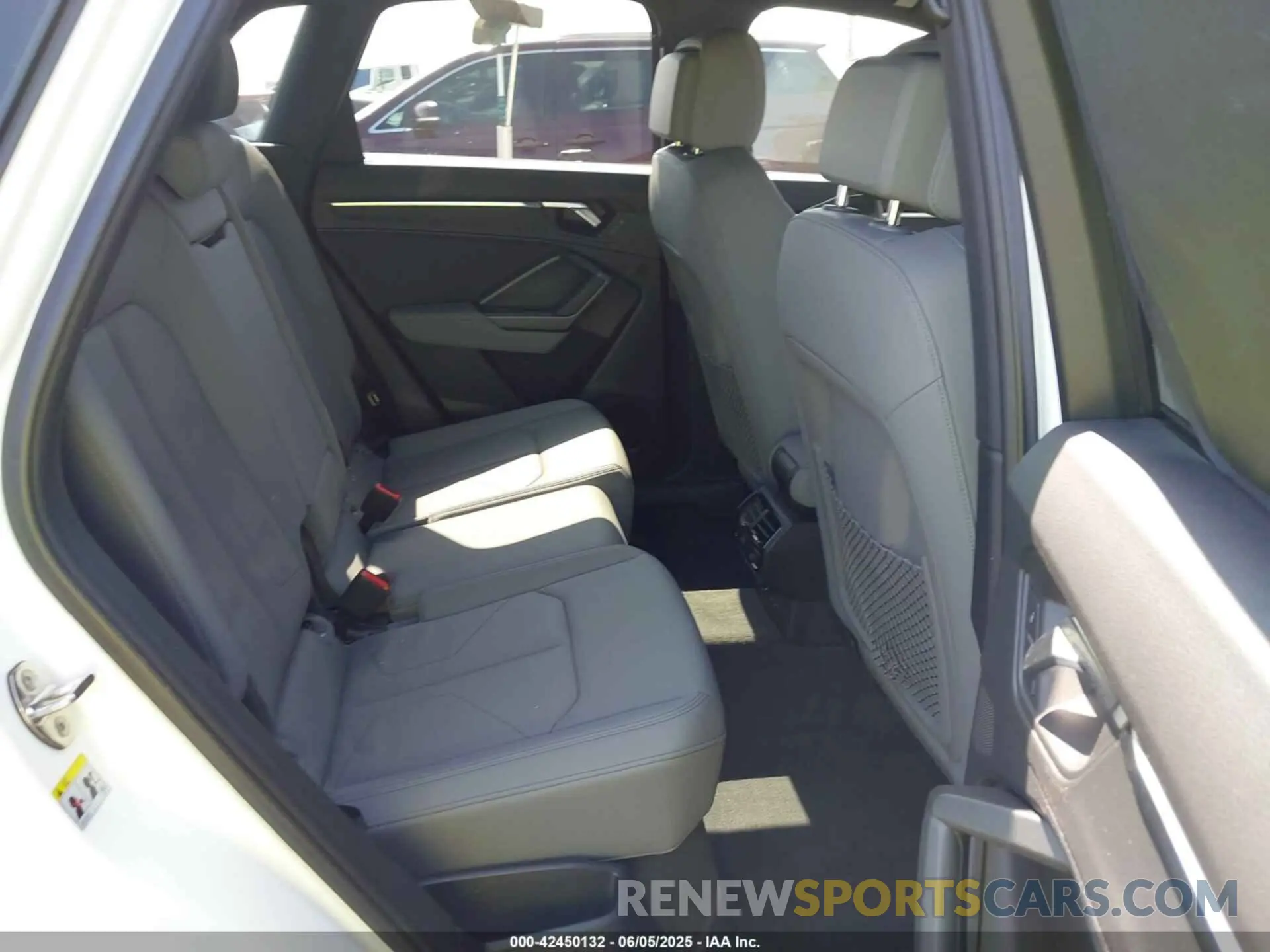 8 Photograph of a damaged car WA1DECF34N1145673 AUDI Q3 2022