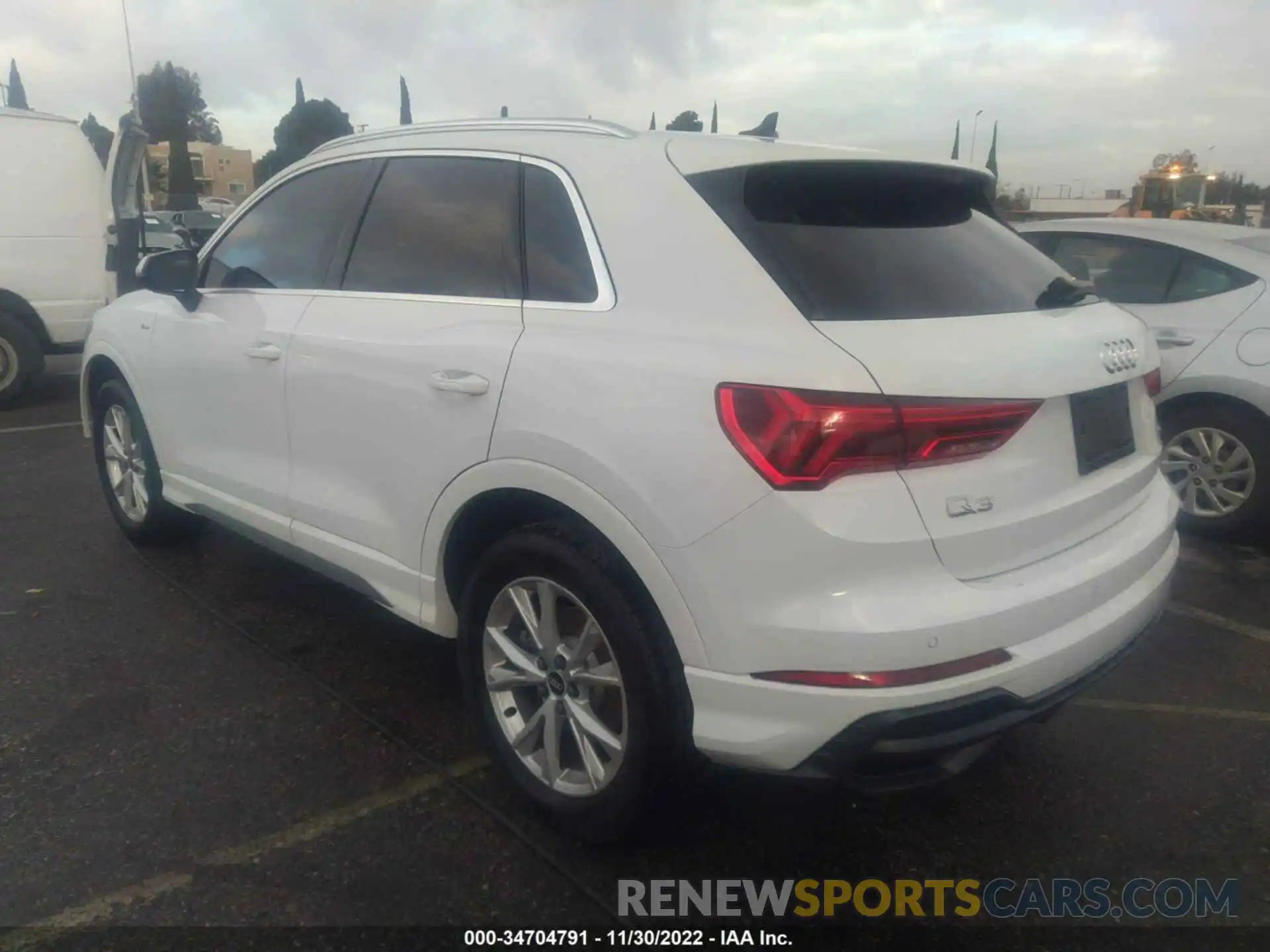 3 Photograph of a damaged car WA1DECF35N1024358 AUDI Q3 2022