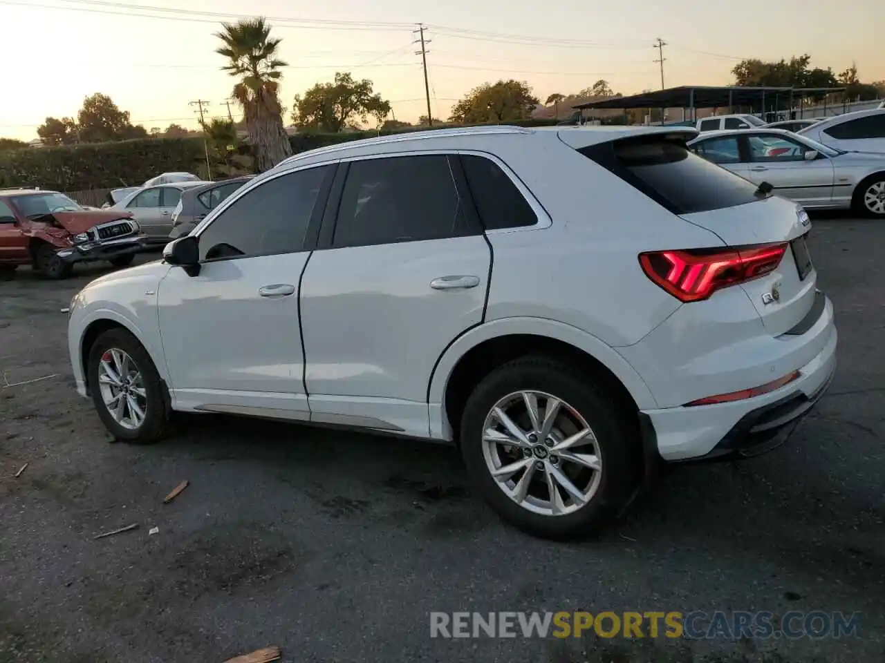 2 Photograph of a damaged car WA1DECF35N1029933 AUDI Q3 2022