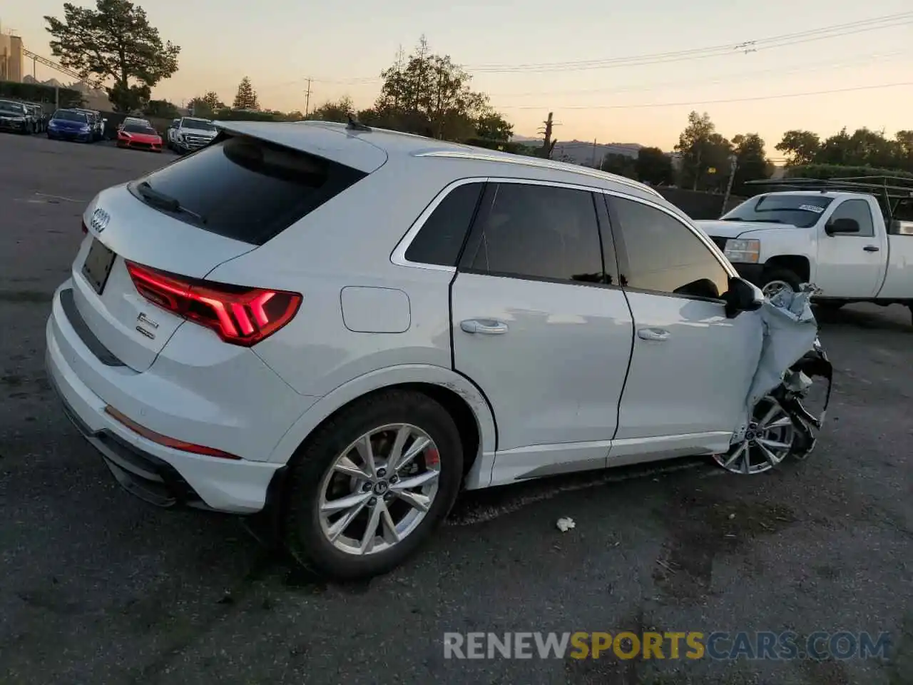 3 Photograph of a damaged car WA1DECF35N1029933 AUDI Q3 2022