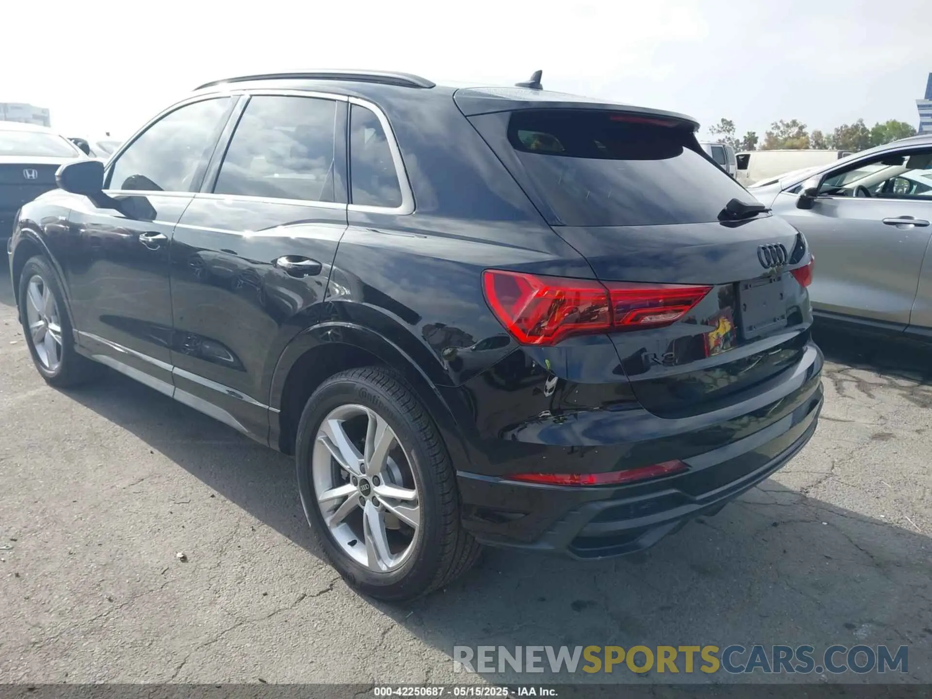 3 Photograph of a damaged car WA1DECF35N1095933 AUDI Q3 2022