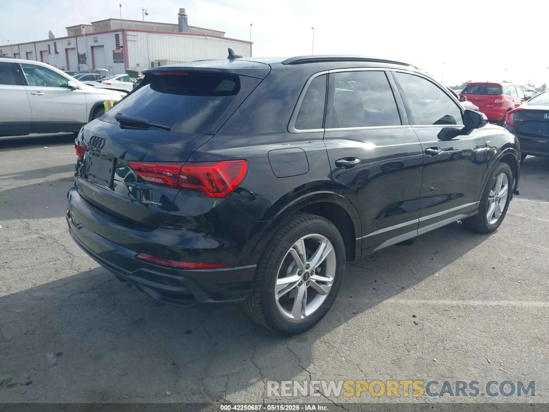 4 Photograph of a damaged car WA1DECF35N1095933 AUDI Q3 2022