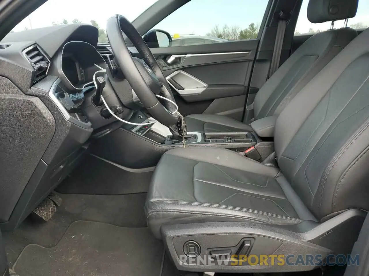 7 Photograph of a damaged car WA1DECF35N1113041 AUDI Q3 2022