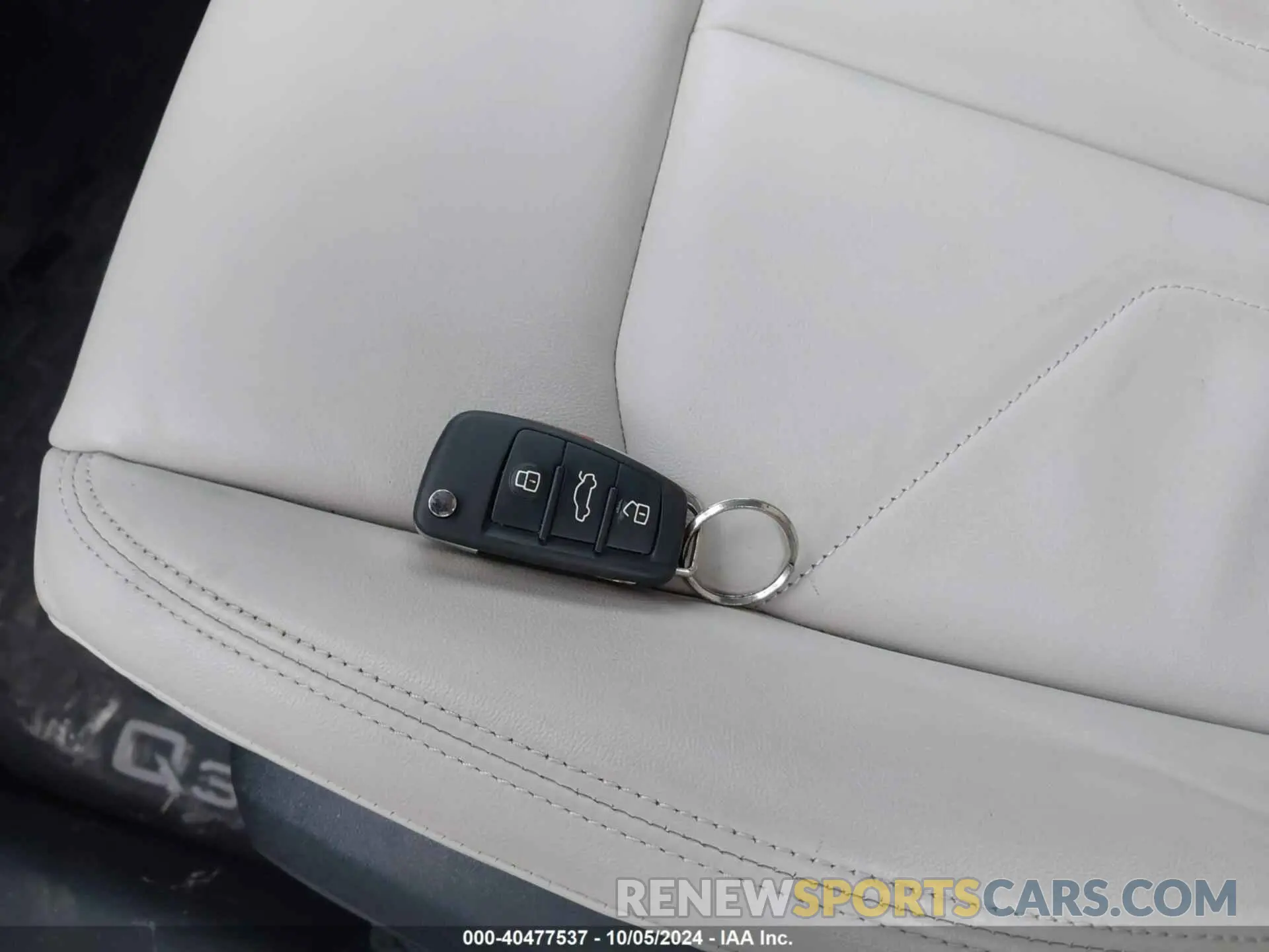 11 Photograph of a damaged car WA1DECF35N1119809 AUDI Q3 2022