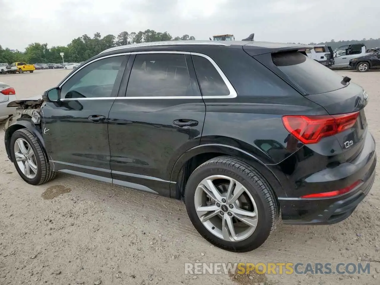 2 Photograph of a damaged car WA1DECF36N1022831 AUDI Q3 2022