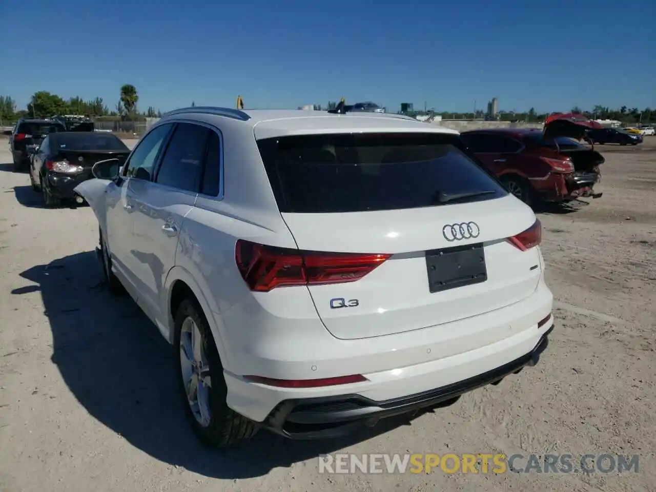 3 Photograph of a damaged car WA1DECF36N1024739 AUDI Q3 2022