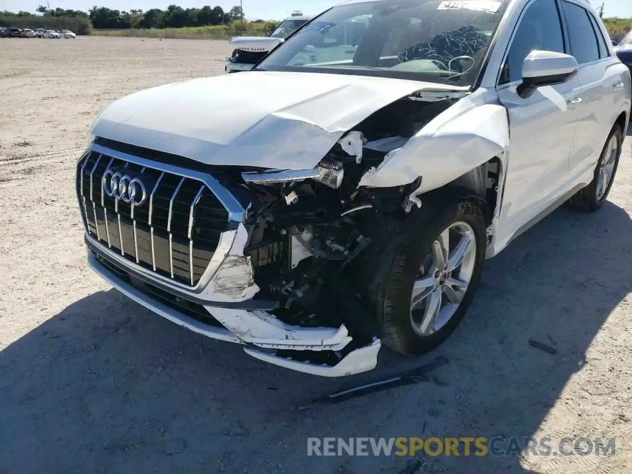 9 Photograph of a damaged car WA1DECF36N1024739 AUDI Q3 2022