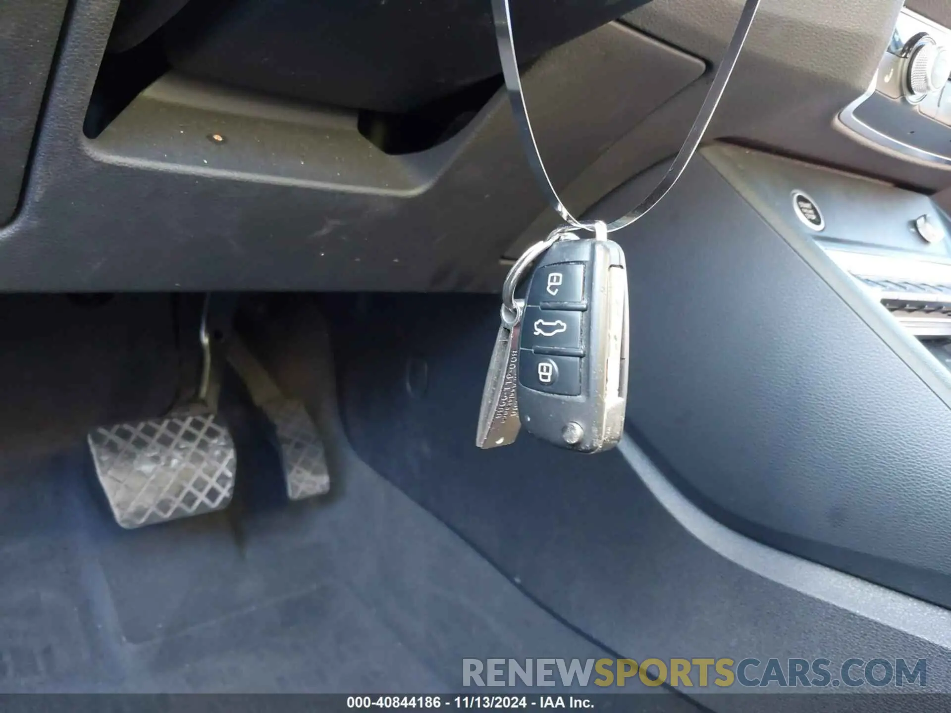 11 Photograph of a damaged car WA1DECF36N1061709 AUDI Q3 2022