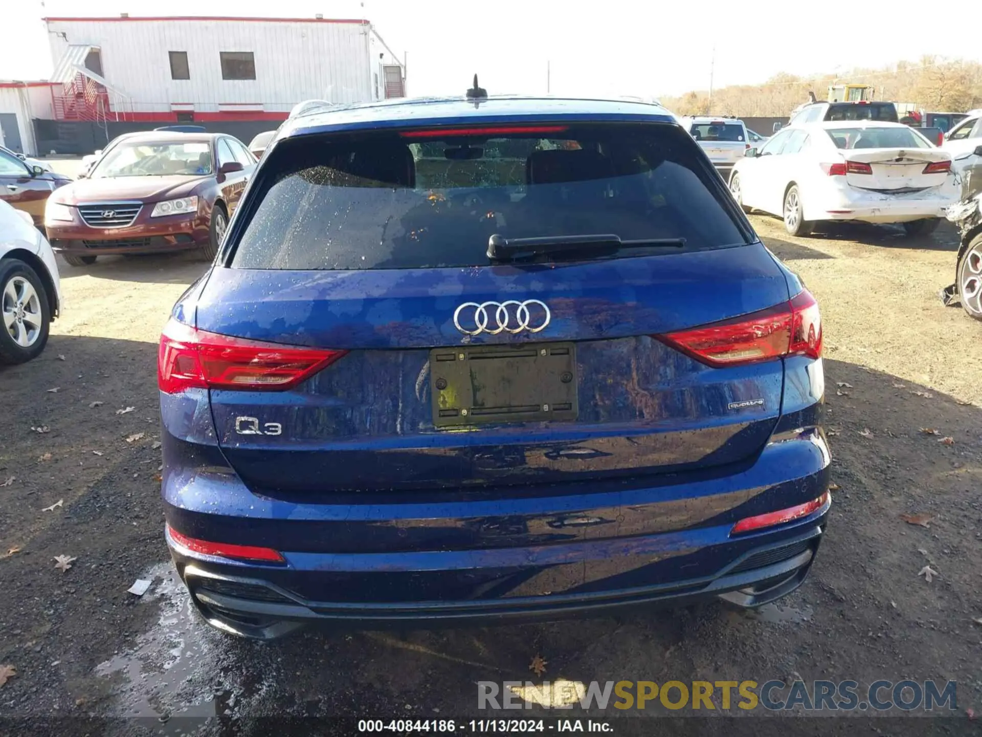 17 Photograph of a damaged car WA1DECF36N1061709 AUDI Q3 2022