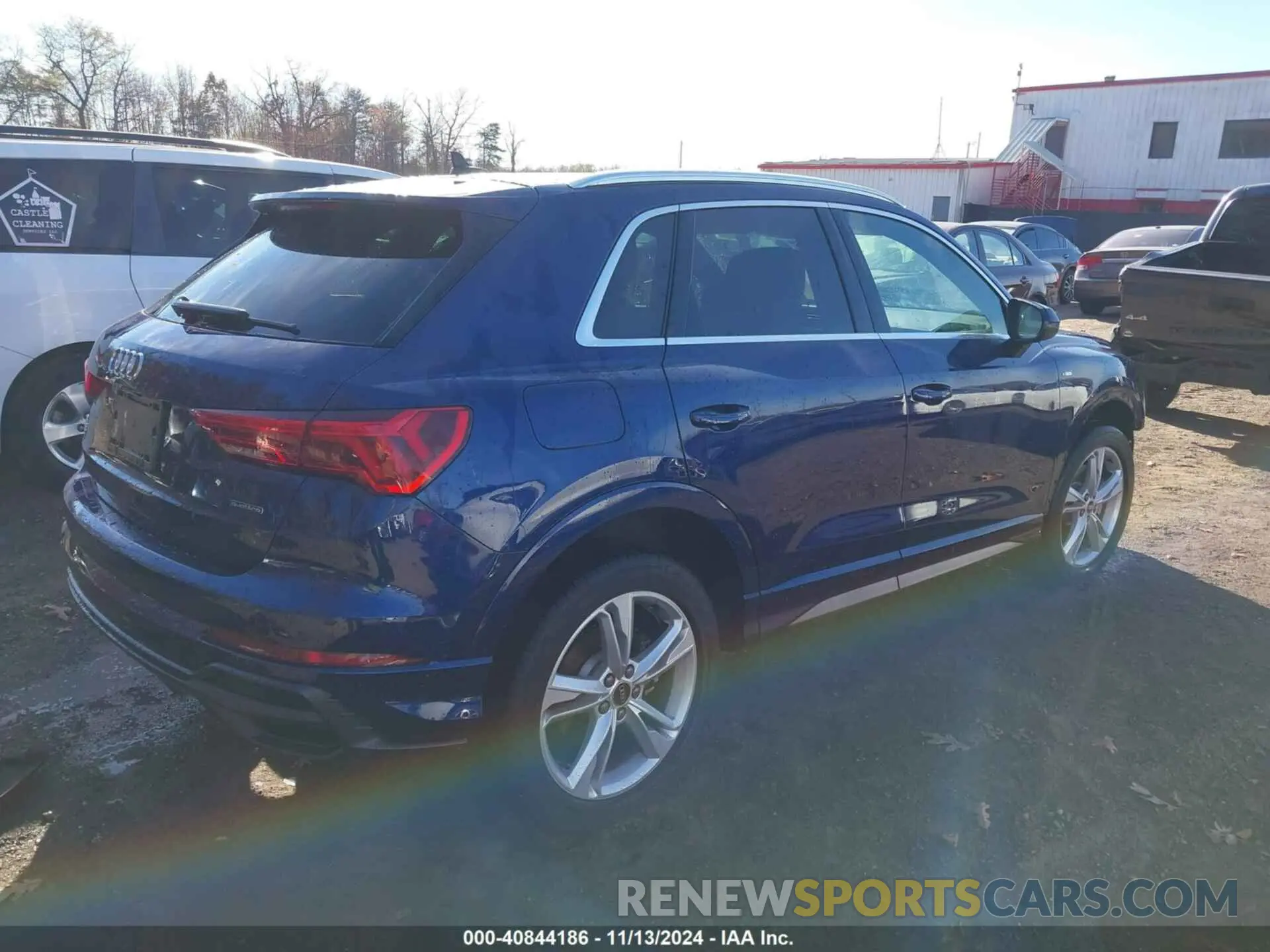 4 Photograph of a damaged car WA1DECF36N1061709 AUDI Q3 2022