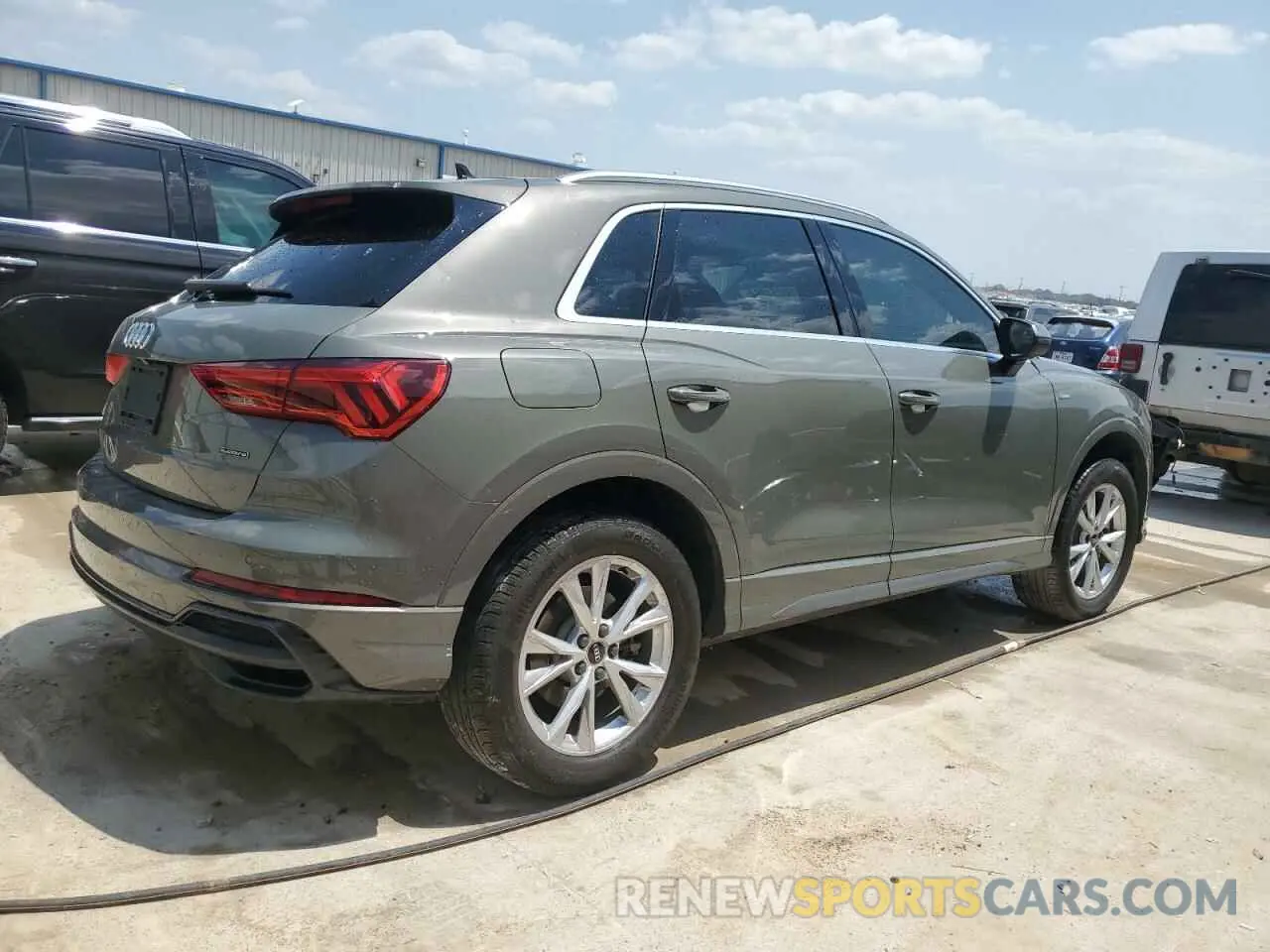 3 Photograph of a damaged car WA1DECF36N1072435 AUDI Q3 2022