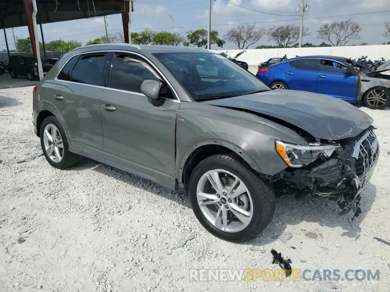 4 Photograph of a damaged car WA1DECF37N1050637 AUDI Q3 2022