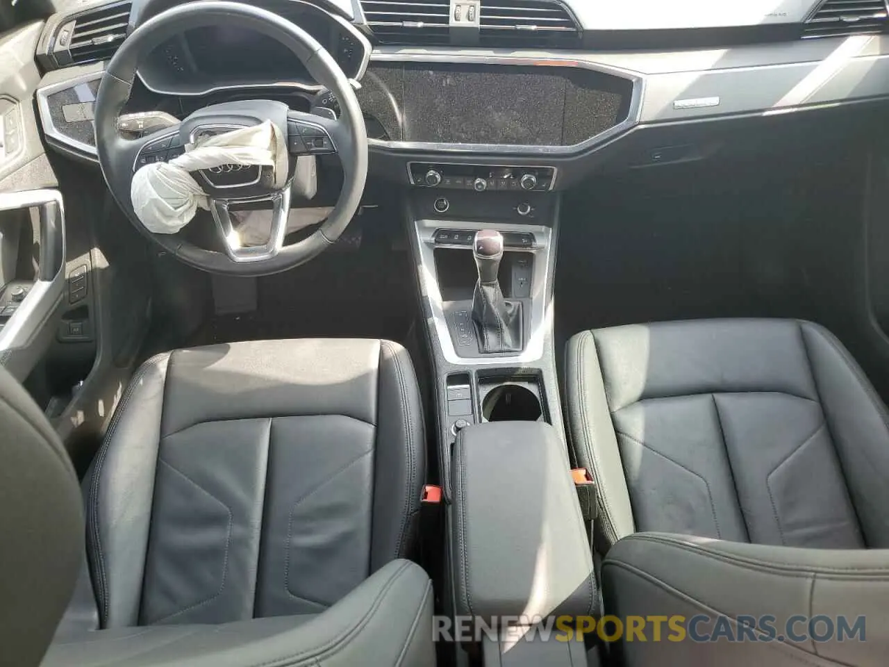 8 Photograph of a damaged car WA1DECF37N1050637 AUDI Q3 2022