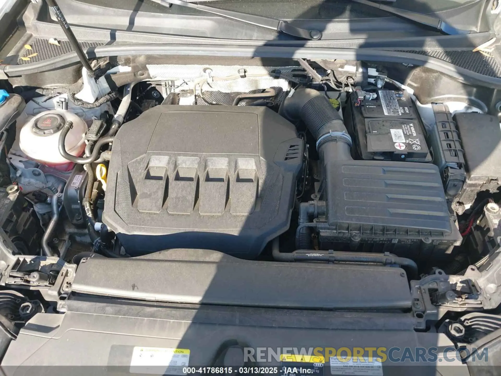 10 Photograph of a damaged car WA1DECF37N1092225 AUDI Q3 2022